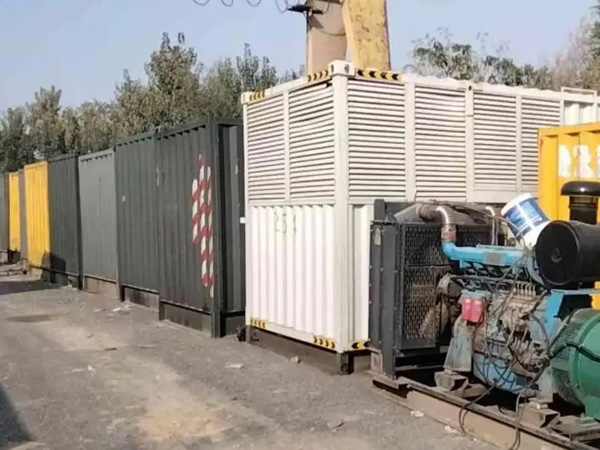 扶绥200KW柴油发电机机组每小时油耗是多少?